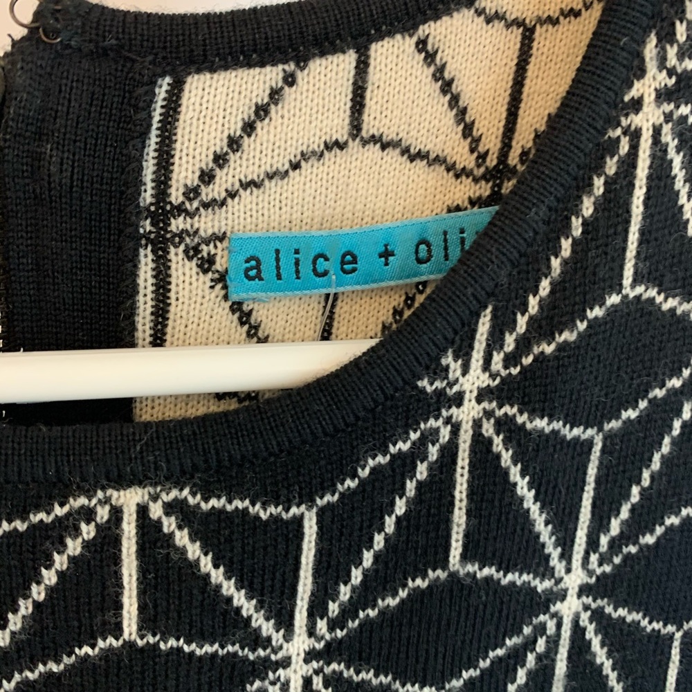 Knit Patterned Dress - Picture 2 of 4